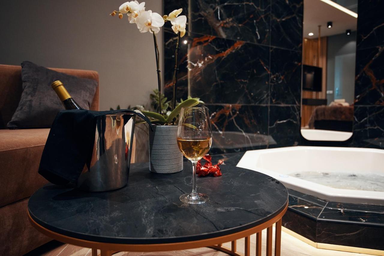 Monza Mirror Apartment Кикинда Экстерьер фото