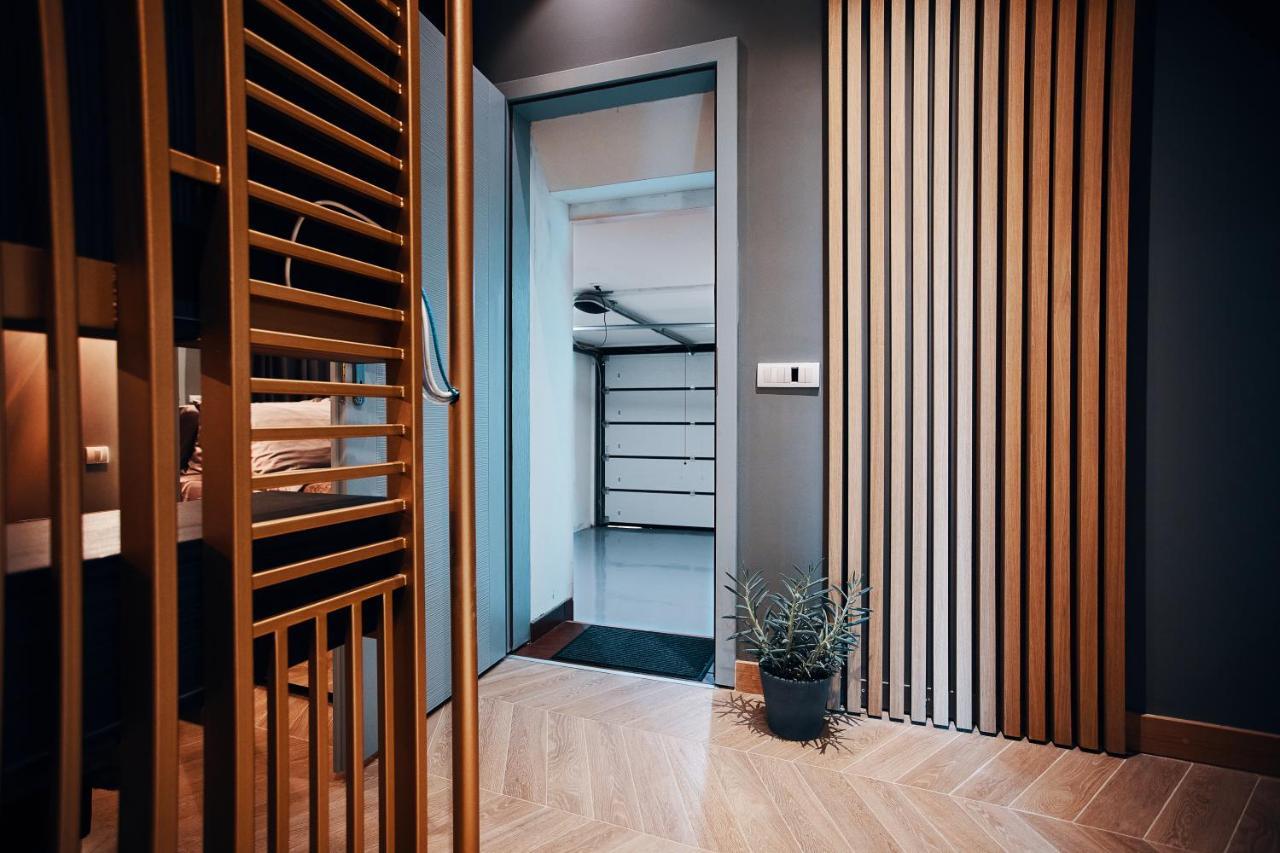 Monza Mirror Apartment Кикинда Экстерьер фото