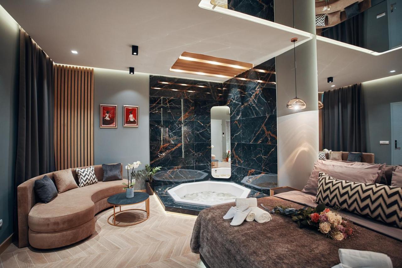 Monza Mirror Apartment Кикинда Экстерьер фото