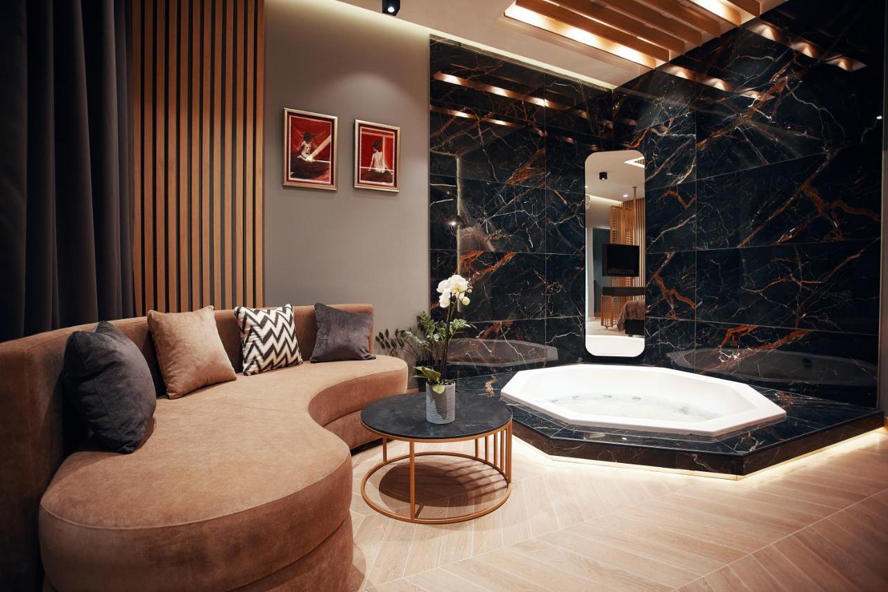 Monza Mirror Apartment Кикинда Экстерьер фото
