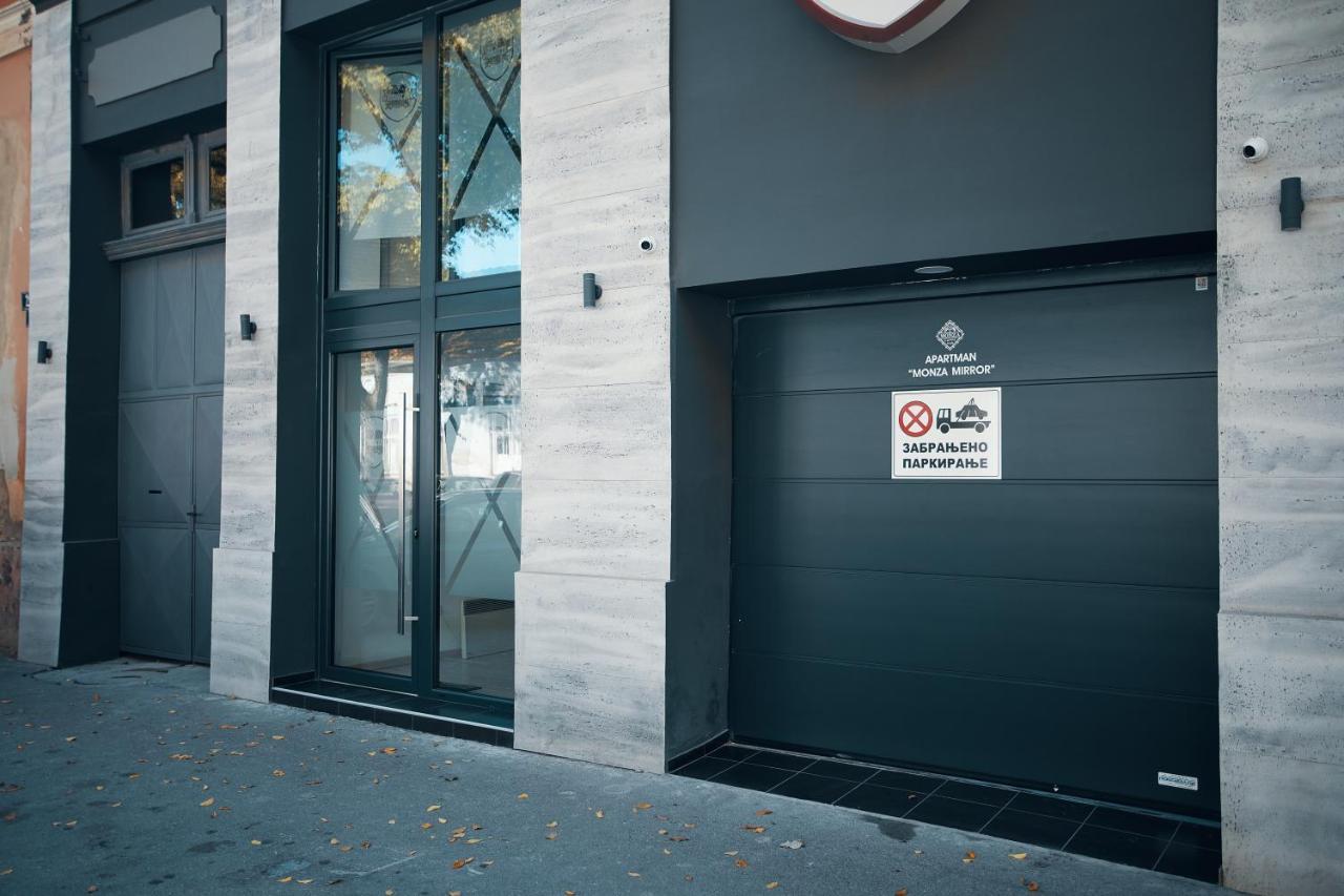 Monza Mirror Apartment Кикинда Экстерьер фото